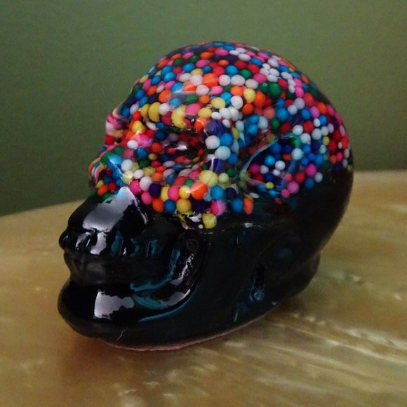 Small Rainbow Sprinkles Resin Skull oddity curiosity witchy pastel goth gothic - Picture 11 of 15